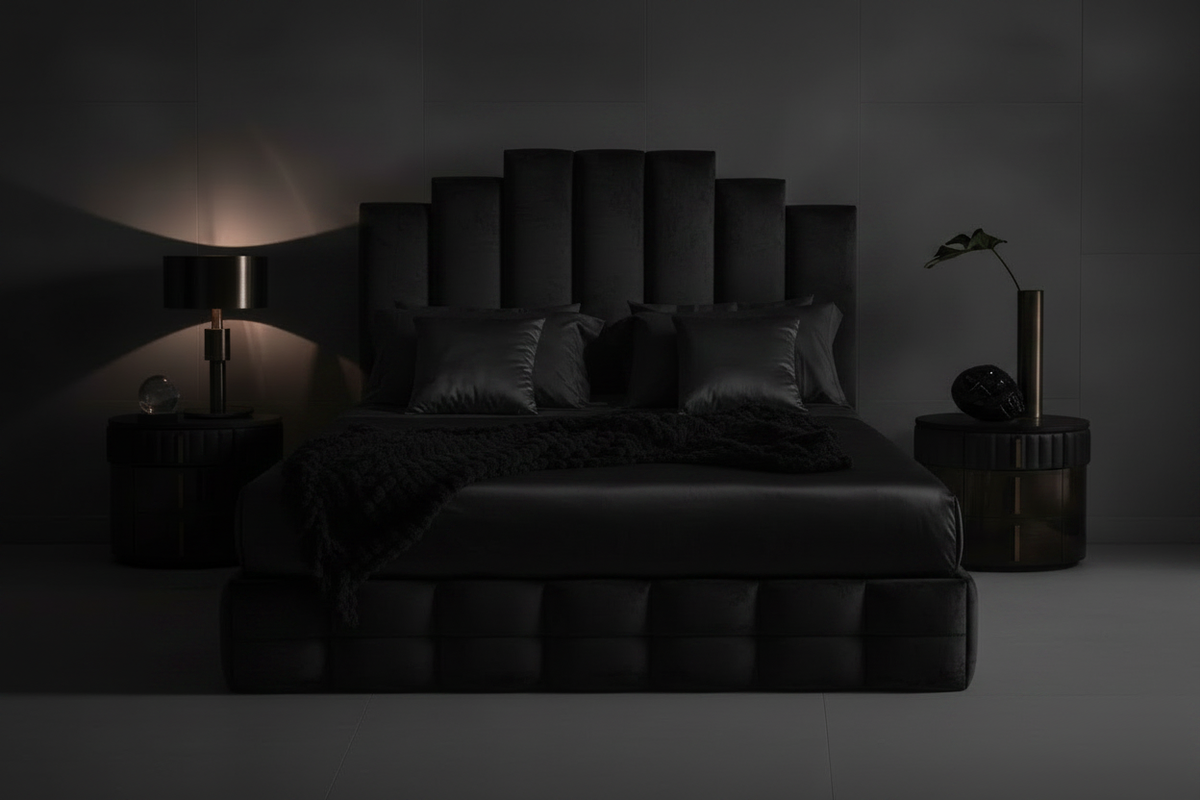 The Noir Column Bed – Black